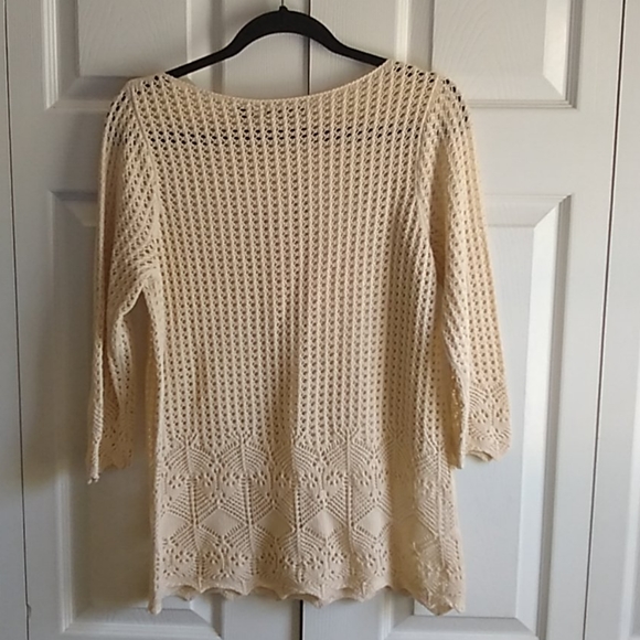 Light weight beige lace top size medium - Picture 9 of 10